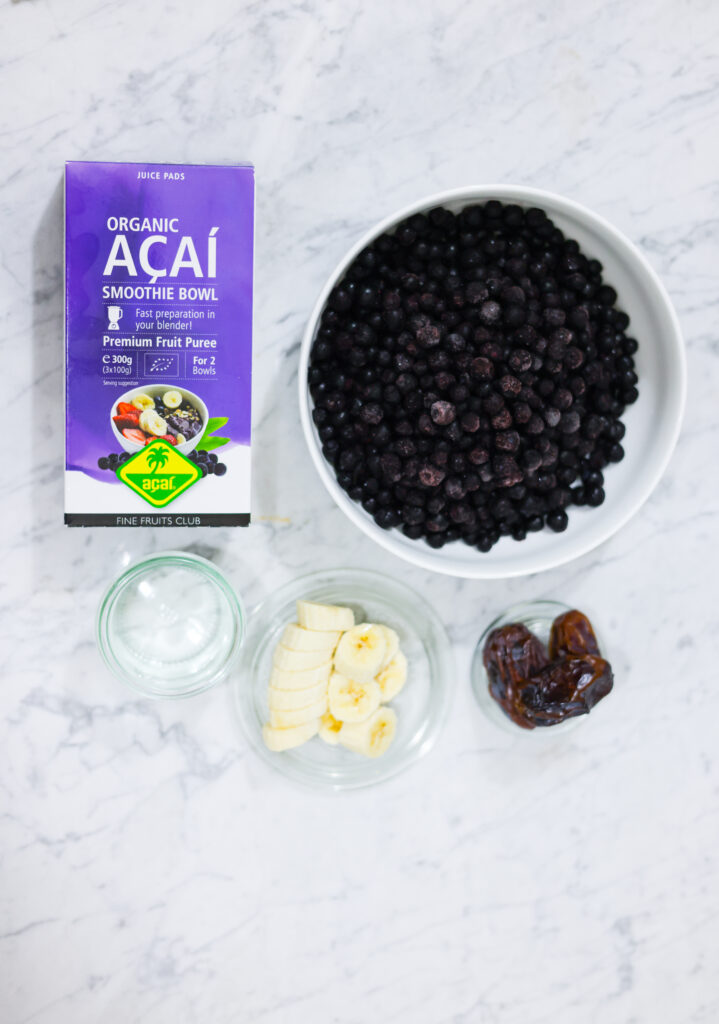 In this photo, you can see an açai bowl