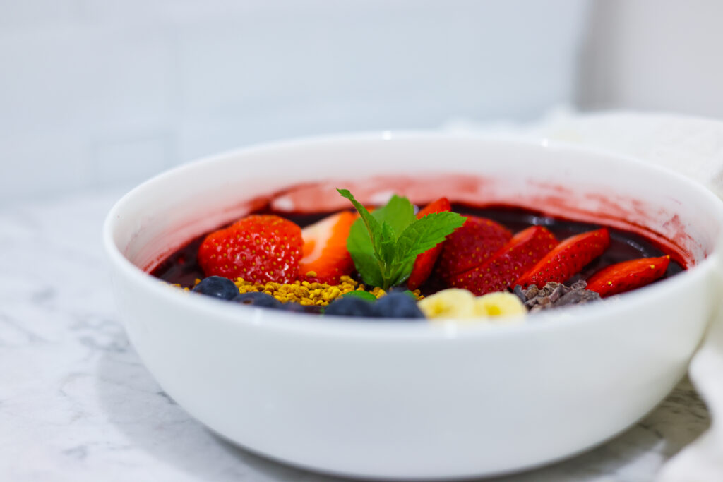 In this photo, you can see an açai bowl