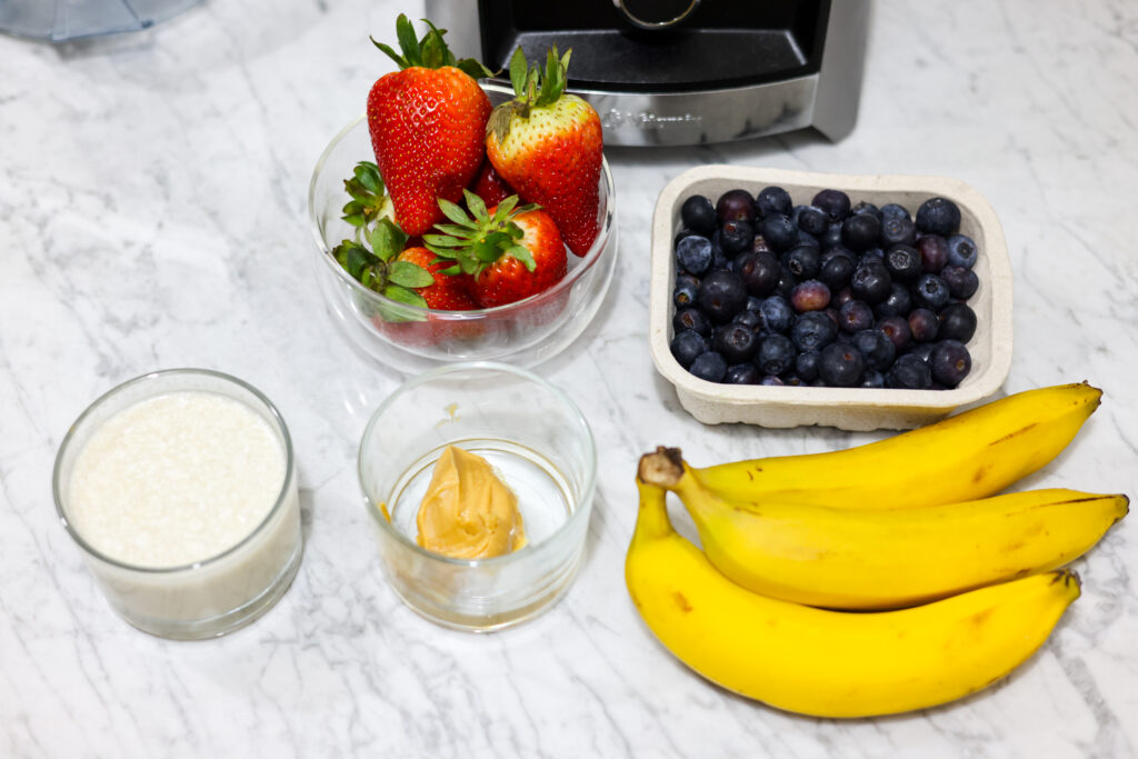 Strawberry Blueberry Banana Smoothie