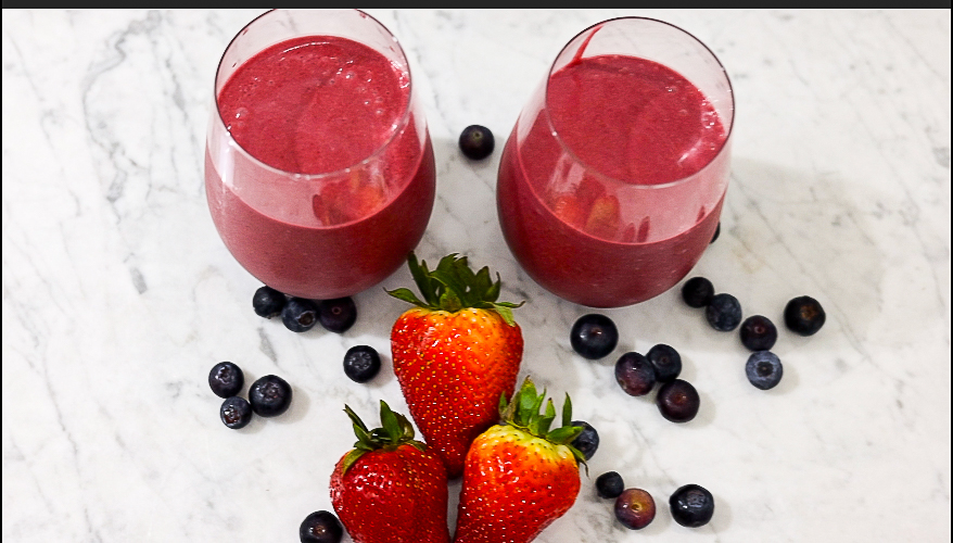 Strawberry Blueberry Banana Smoothie