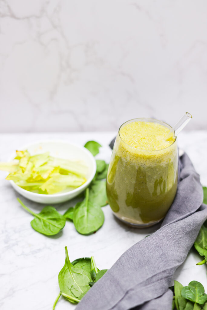 Kale and spinach smoothie