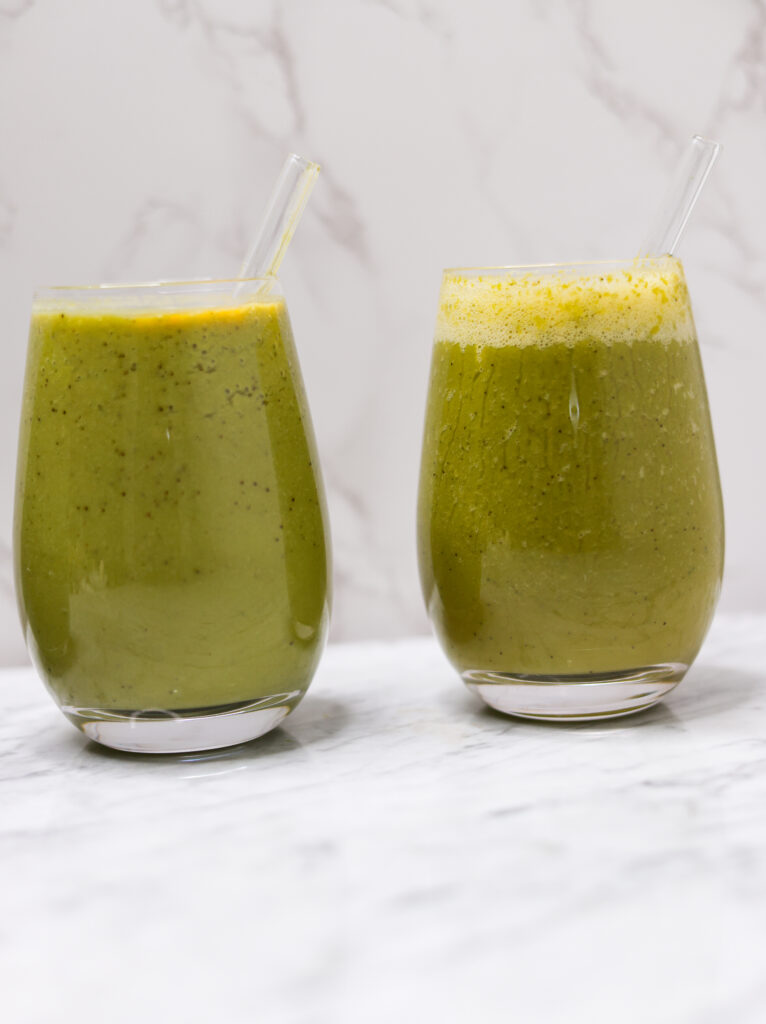 Kale and spinach smoothie